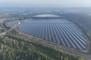 Photo de l'immense parc solaire Hélios.