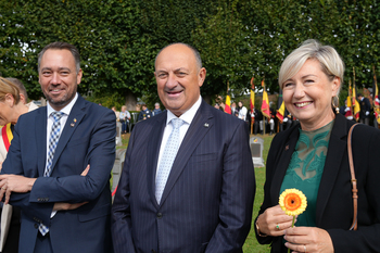 Maxime Prévot (Ministre des Affaires étrangères,) Willy Borsus (Président du Parlement Wallon) et Cécile Neven. 