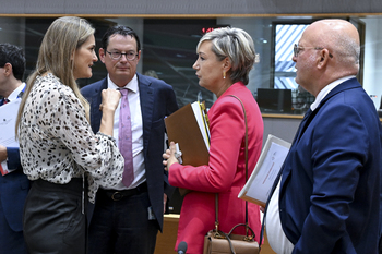 Sara Aagesen Muñoz (Ministre espagnole de la Transition écologique et du Défi démographique), S.E. l'Ambassadeur Bert Versmessen, Cécile Neven, Jean-Luc Crucke (Ministre fédéral de la Mobilité, du Climat et de la Transition environnementale)