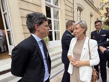 Cécile Neven avec François Lepot, CEO de Safran Aero Boosters.