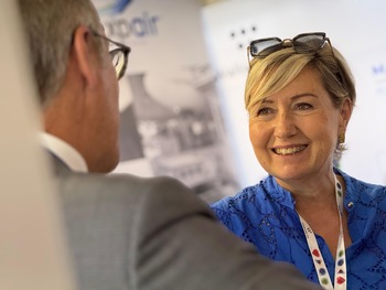 Cécile Neven au Salon du Bourget. 