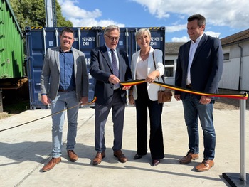 Inauguration, face au ruban coupé : Gérard Couronné - Bourgmestre de Genappe, Cécile Neven, Michaël Rouffiange, Échevin de la transition énergétique et Christophe Balestrie - Échevin. 